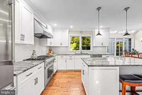 Kitchen - 287 Stonegate Dr, Devon, PA 19333 photo 3 of 3