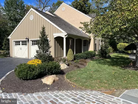 Exterior - 287 Stonegate Dr, Devon, PA 19333 photo 3 of 6