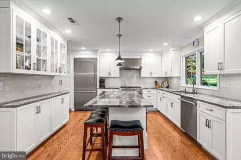 Kitchen - 287 Stonegate Dr, Devon, PA 19333 photo 2 of 3