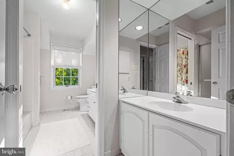 Bath - 287 Stonegate Dr, Devon, PA 19333 photo 1 of 2