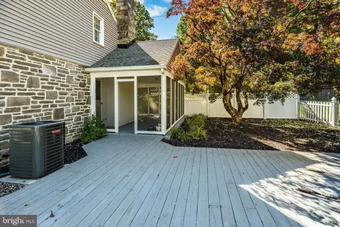 Exterior - 657 Walker Rd, Wayne, PA 19087 photo 12 of 16