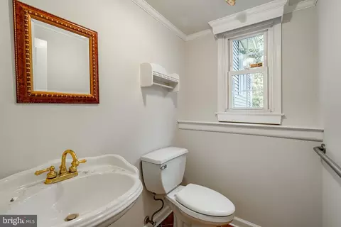 Bath - 657 Walker Rd, Wayne, PA 19087 photo 1 of 6