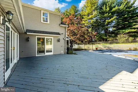 Exterior - 657 Walker Rd, Wayne, PA 19087 photo 8 of 16