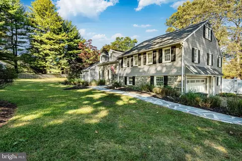 Exterior - 657 Walker Rd, Wayne, PA 19087 photo 4 of 16