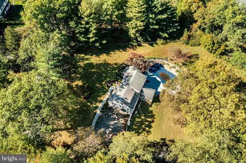 View/Area - 657 Walker Rd, Wayne, PA 19087 photo 3 of 8