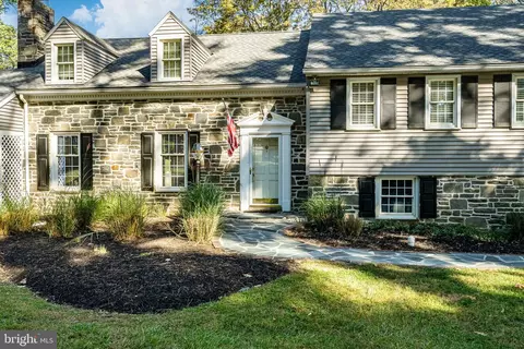 Exterior - 657 Walker Rd, Wayne, PA 19087 photo 7 of 16