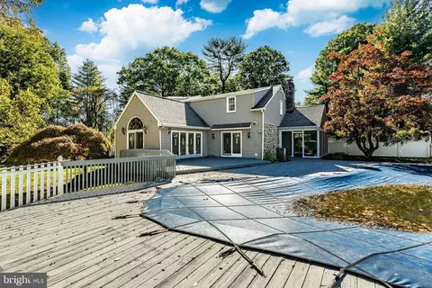 Exterior - 657 Walker Rd, Wayne, PA 19087 photo 10 of 16