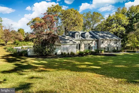 Exterior - 657 Walker Rd, Wayne, PA 19087 photo 5 of 16
