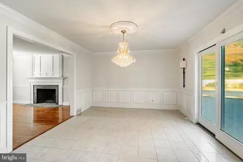 Living - 657 Walker Rd, Wayne, PA 19087 photo 6 of 6