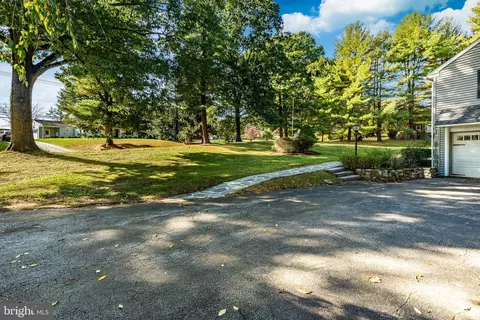 Exterior - 657 Walker Rd, Wayne, PA 19087 photo 3 of 16