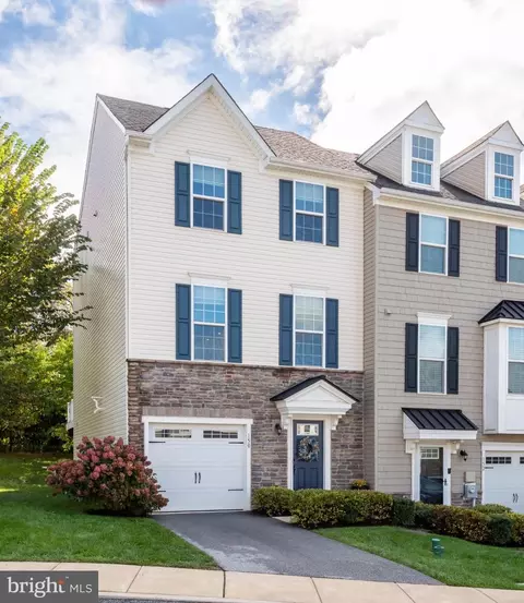 150 Mulberry Dr, Malvern, PA 19355