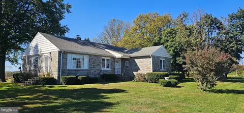 401 Limestone Rd, Oxford, PA 19363