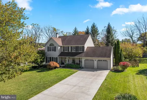 204 Mill Pond Dr, Exton, PA 19341