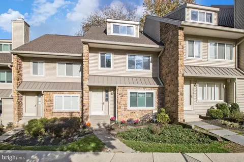 412 Cannon Ct #412, Chesterbrook, PA 19087