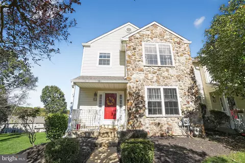 850 Amber Ln, West Chester, PA 19382