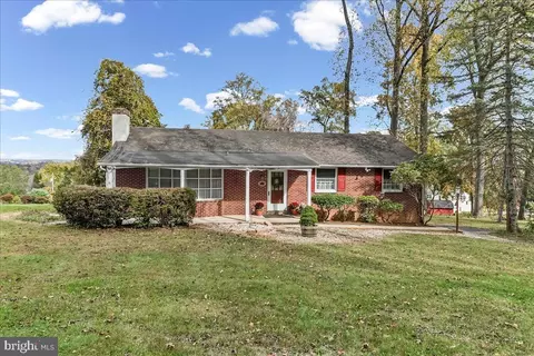 146 Hilltop Rd, Phoenixville, PA 19460