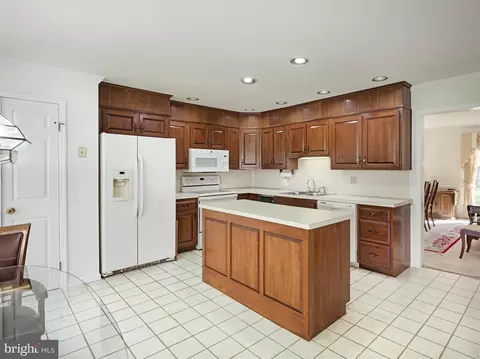 263 Lafayette Ln, Chesterbrook, PA 19087 photo 9