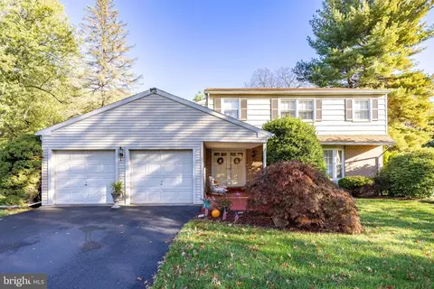 1025 Darby Ct, Pottstown, PA 19465