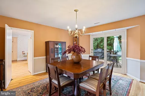 Dining - 1014 Townsend Cir, Wayne, PA 19087 photo 2 of 4