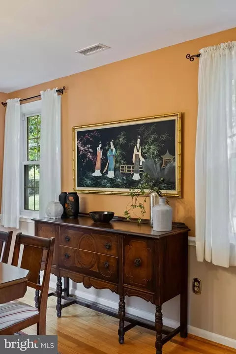 Dining - 1014 Townsend Cir, Wayne, PA 19087 photo 3 of 4