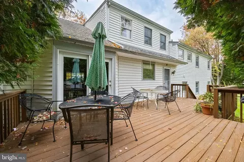 Exterior - 1014 Townsend Cir, Wayne, PA 19087 photo 6 of 10