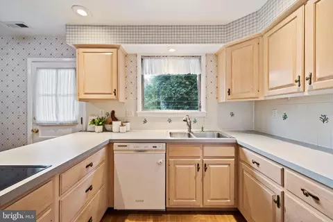 Kitchen - 1014 Townsend Cir, Wayne, PA 19087 photo 3 of 3