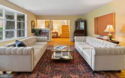 Living - 1014 Townsend Cir, Wayne, PA 19087 photo 8 of 11