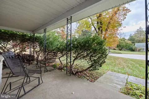 Exterior - 1014 Townsend Cir, Wayne, PA 19087 photo 5 of 10