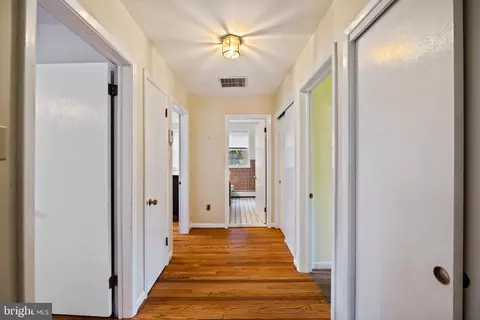 Entry Way - 1014 Townsend Cir, Wayne, PA 19087 photo 6 of 8