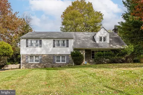 1014 Townsend Cir, Wayne, PA 19087