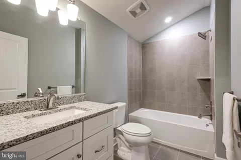 Bath - 304 Ap Even Rd, Wayne, PA 19087 photo 5 of 6