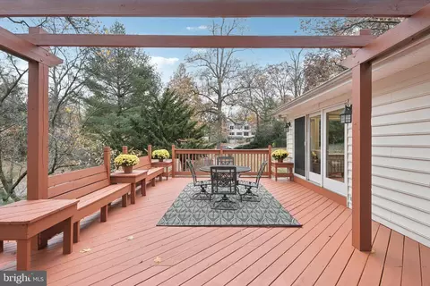 Exterior - 130 Devonwood Ln, Devon, PA 19333 photo 3 of 3