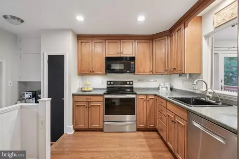 Kitchen - 130 Devonwood Ln, Devon, PA 19333 photo 2 of 2