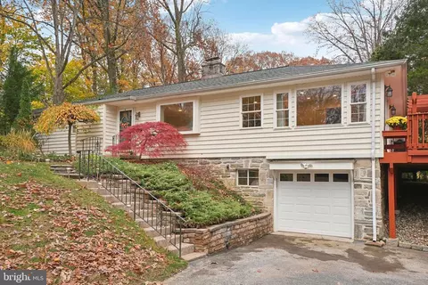 130 Devonwood Ln, Devon, PA 19333