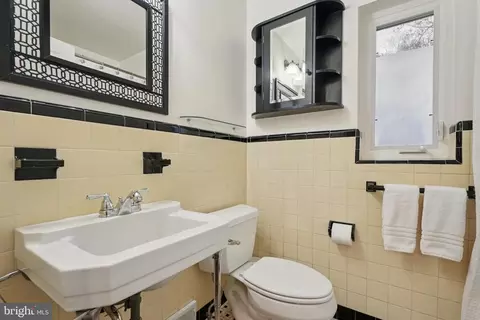 Bath - 130 Devonwood Ln, Devon, PA 19333 photo 2 of 2