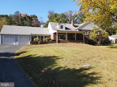 666 E Lafayette Dr, West Chester, PA 19382