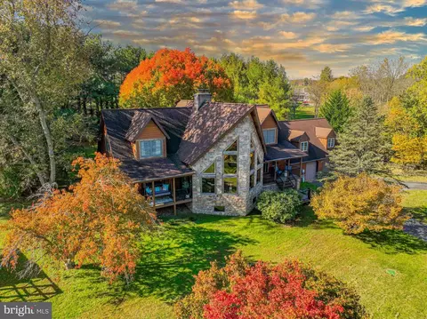 33 Woodland Dr, Nottingham, PA 19362