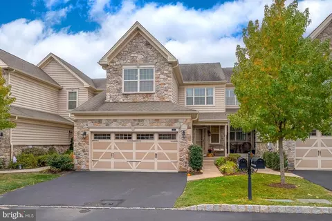 3 Jasmine Ct, Malvern, PA 19355
