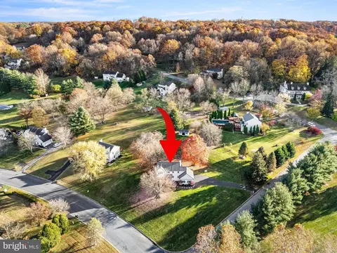 4 Pierce Ln, Downingtown, PA 19335