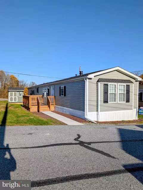 5 Denbigh Ln, Coatesville, PA 19320
