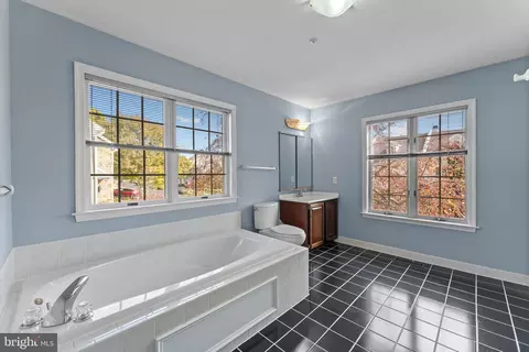 Bath - 577 Pewter Dr, Exton, PA 19341 photo 2 of 4