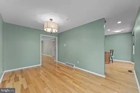 Entry Way - 577 Pewter Dr, Exton, PA 19341 photo 2 of 4