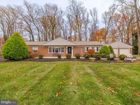 705 Potter Dr, Kennett Square, PA 19348