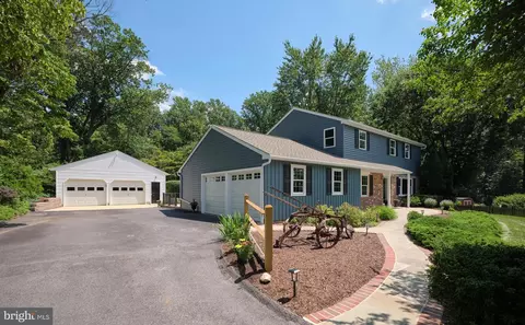 60 Hilltop Dr, Downingtown, PA 19335