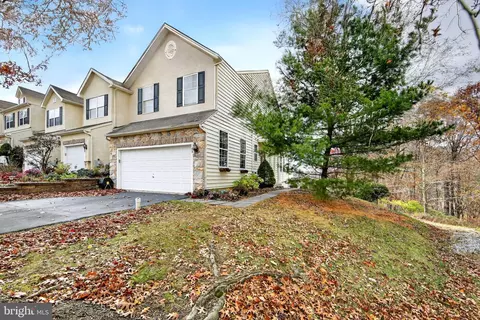 65 Lukens Mill Dr #154, Coatesville, PA 19320