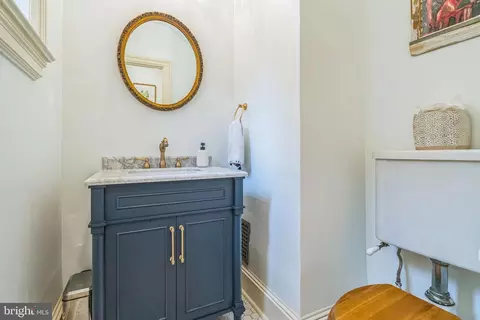 Bath - 443 Homestead Rd, Wayne, PA 19087 photo 3 of 5