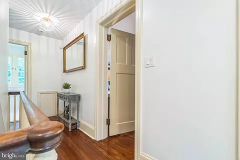Entry Way - 443 Homestead Rd, Wayne, PA 19087 photo 2 of 3