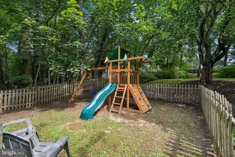 Exterior - 443 Homestead Rd, Wayne, PA 19087 photo 12 of 13