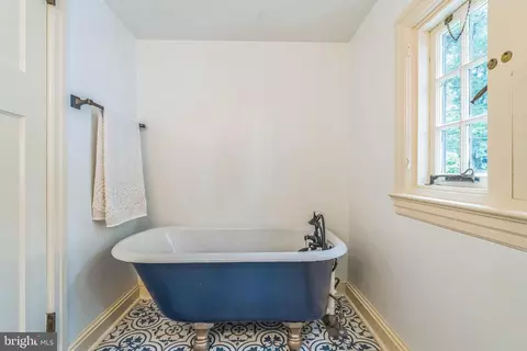 Bath - 443 Homestead Rd, Wayne, PA 19087 photo 5 of 5
