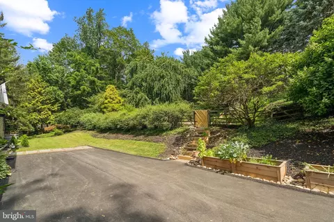 Exterior - 443 Homestead Rd, Wayne, PA 19087 photo 7 of 13